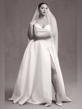 Jenny Yoo
Preston Strapless Ball-Skirt Taffeta Wedding Gown Anthropologie